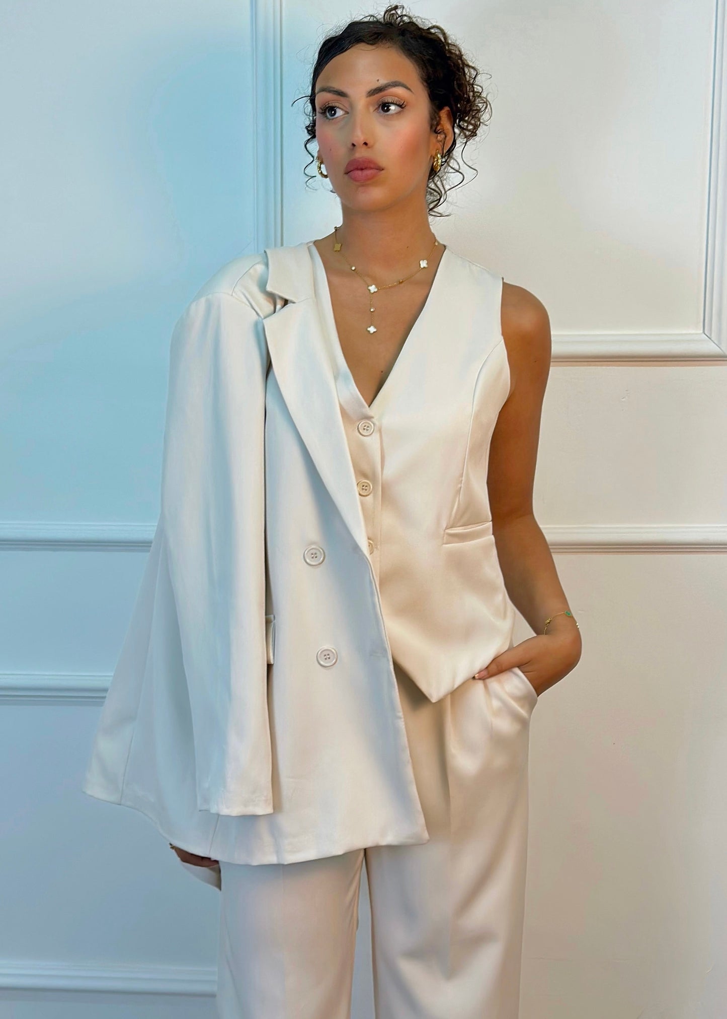 Traje blanco tres piezas [perla]